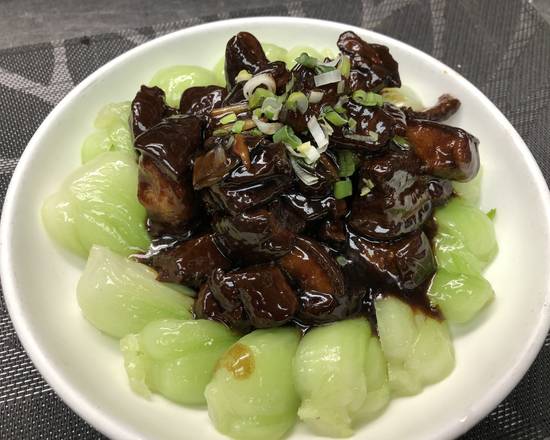 200. Braised Pork with Shanghai White Cabbage 紅燒肉小唐菜